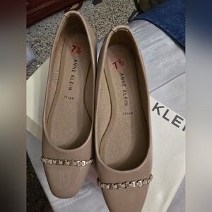 Anne Klein Women's Tan Flats